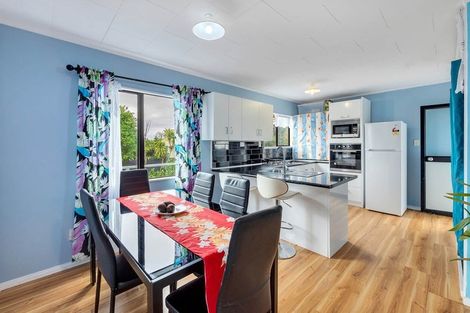 Photo of property in 2/12 Cameron Place, Ranui, Auckland, 0612