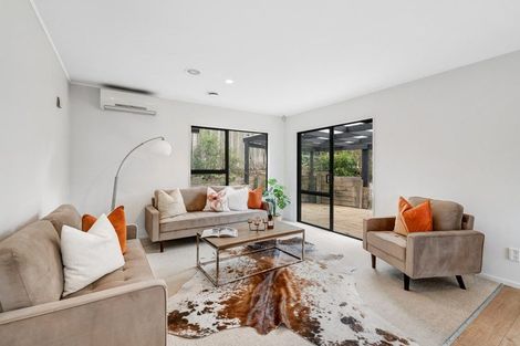 Photo of property in 1/1 Tern Place, Unsworth Heights, Auckland, 0632