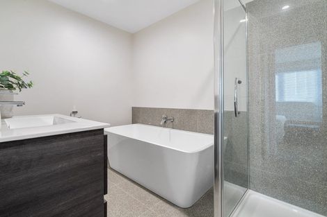 Photo of property in 34 Metoriti Crescent, Karaka, 2124