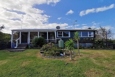 Photo of property in 9 Whaka Street, Maungaturoto, 0520