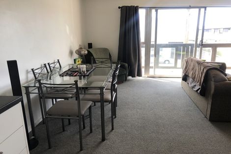 Photo of property in 2/33 Springfield Road, St Albans, Christchurch, 8014