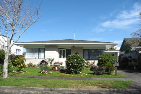 Photo of property in 32 Cornwall Street, Brooklands, New Plymouth, 4310
