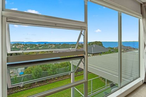 Photo of property in 5b Rahopara Street, Castor Bay, Auckland, 0620