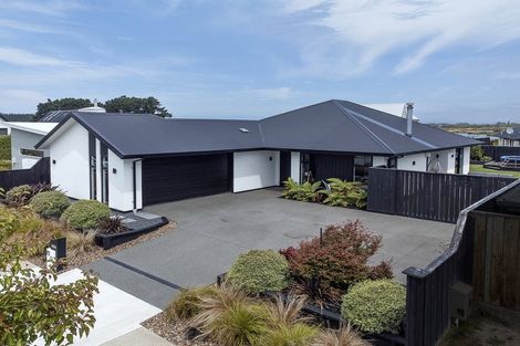 Photo of property in 72 Tiritiri Moana Drive, Pegasus, 7612