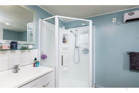 Photo of property in 70 Rhodes Street, Waimate, 7924