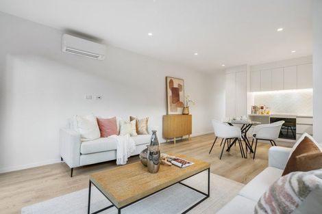 Photo of property in 43 Oteha Valley Road, Northcross, Auckland, 0632