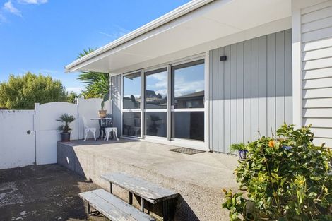 Photo of property in 205 Mangorei Road, Merrilands, New Plymouth, 4312