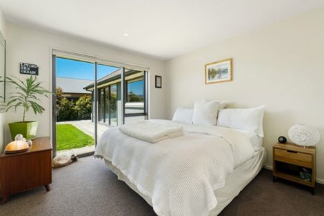 Photo of property in 21 De Bettencor Place, Mount Pisa, Cromwell, 9383