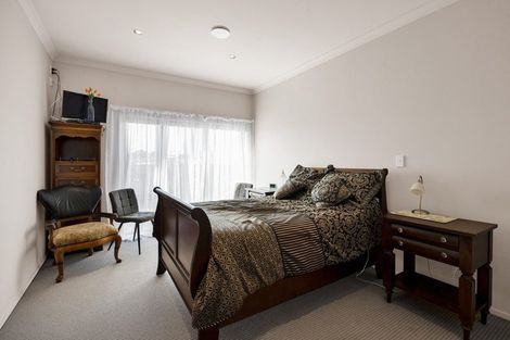 Photo of property in 630 South Road, Omata, New Plymouth, 4374