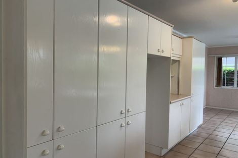 Photo of property in 1 Holly Way, Sunnyhills, Auckland, 2010