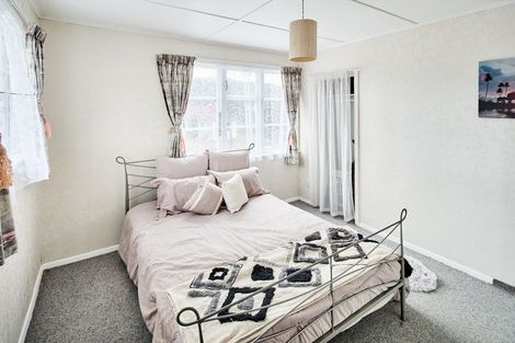 Photo of property in 68 Churton Crescent, Taita, Lower Hutt, 5011