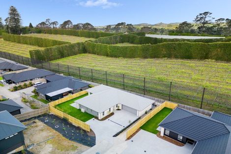 Photo of property in 18 Sam Heywood Place, Pyes Pa, Tauranga, 3112