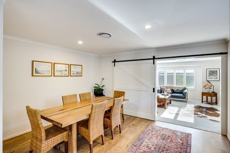 Photo of property in 16 Bourke Place, Havelock North, 4130