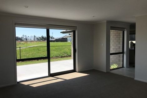 Photo of property in 5 Cascade Way, Omokoroa, 3114