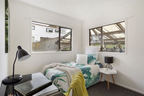 Photo of property in 1/51b Sunset Road, Totara Vale, Auckland, 0632