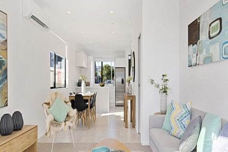 Photo of property in 1 Gallipoli Place, Flat Bush, Auckland, 2019