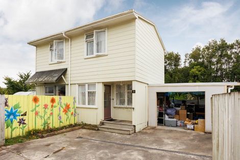 Photo of property in 5 Renfrew Place, Highbury, Palmerston North, 4412