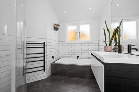 Photo of property in 1012 Maraekakaho Road, Raureka, Hastings, 4120