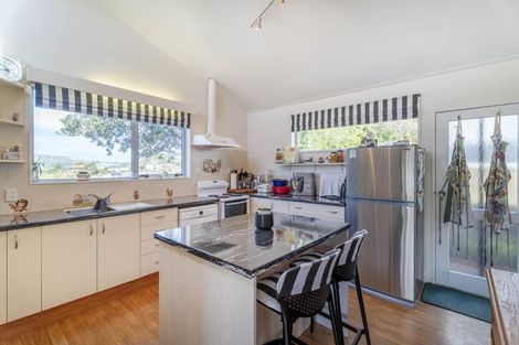 Photo of property in 11 Katarina Grove, Tawa, Wellington, 5028