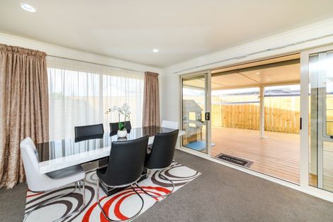 Photo of property in 98 Rosalie Terrace, Kelvin Grove, Palmerston North, 4414