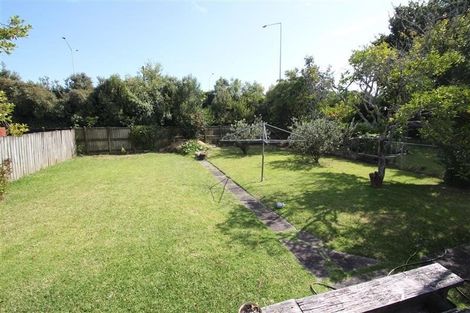 Photo of property in 25 Levonia Street, Morningside, Auckland, 1022