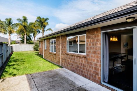 Photo of property in 5 Allgood Place, Rototuna North, Hamilton, 3210