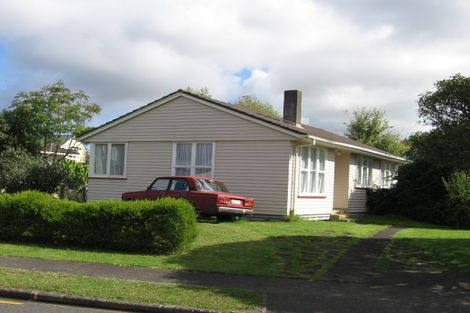 Photo of property in 6 Gwendoline Avenue, Te Atatu Peninsula, Auckland, 0610