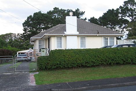 Photo of property in 16 Bedford Street, Te Atatu South, Auckland, 0610