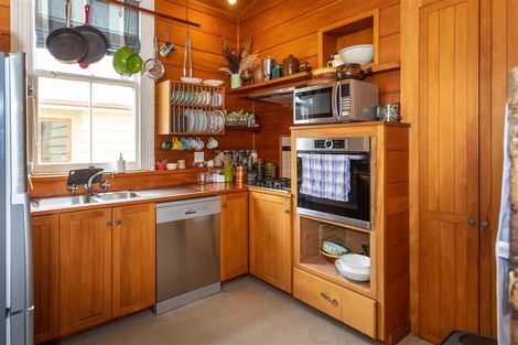 Photo of property in 300 Queen Sh25 Street, Thames, 3500