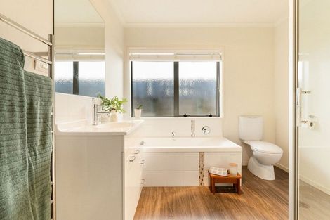 Photo of property in 190 Ballintoy Park Drive, Welcome Bay, Tauranga, 3175