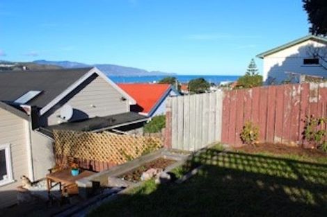 Photo of property in 204 Sutherland Road, Lyall Bay, Wellington, 6022