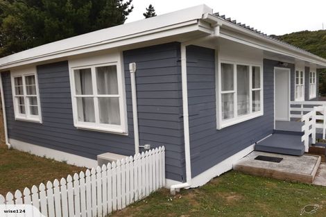 Photo of property in 39 Cardiff Crescent, Cannons Creek, Porirua, 5024