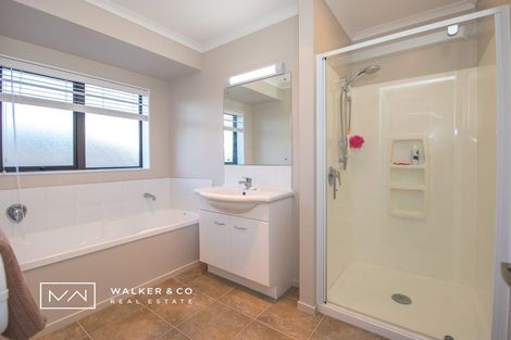 Photo of property in 48 Percy Kinsman Crescent, Riverstone Terraces, Upper Hutt, 5018