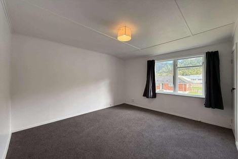 Photo of property in 7 Wainhouse Street, Stokes Valley, Lower Hutt, 5019