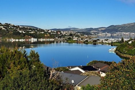 Photo of property in 14 Marina View, Paremata, Porirua, 5026
