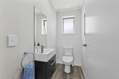 Photo of property in 2 Wentworth Lane, Waiwhakaiho, New Plymouth, 4312