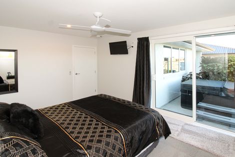 Photo of property in 28 Feist Street, Carterton, 5713