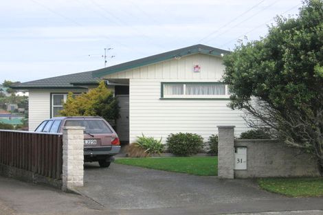 Photo of property in 31 Brooker Grove, Newlands, Wellington, 6037