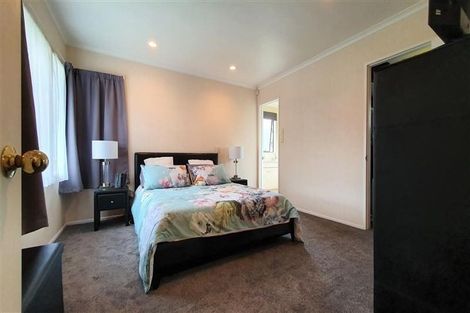 Photo of property in 1/21 Glanworth Place, Dannemora, Auckland, 2016