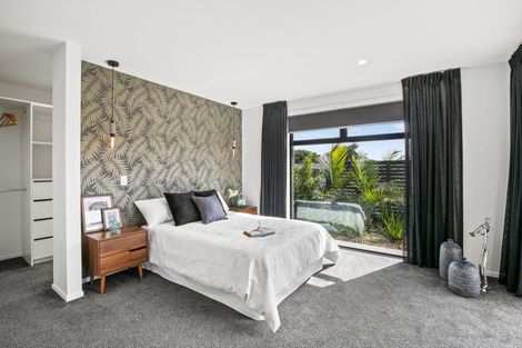 Photo of property in 11 Donnelly Street, Oakura, 4314