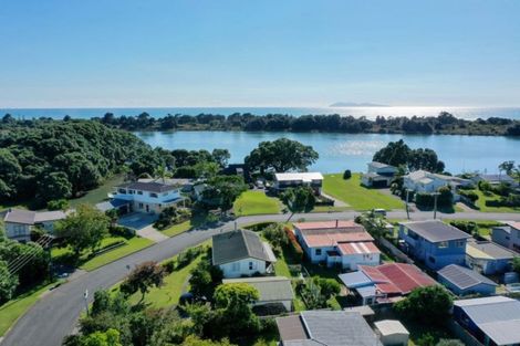 Photo of property in 41 Roretana Drive, Athenree, Katikati, 3177