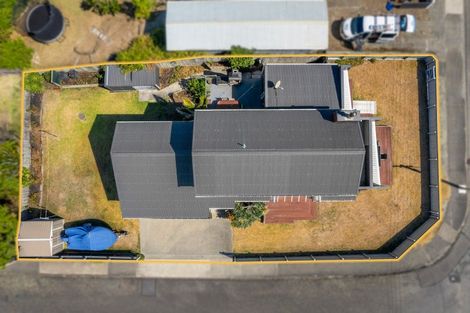 Photo of property in 2 Kowhai Street, Otaki Beach, Otaki, 5512