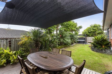 Photo of property in 41 Saltwood Street, Red Beach, 0932