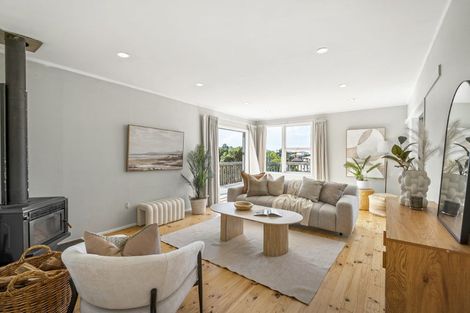 Photo of property in 897 East Coast Road, Northcross, Auckland, 0632