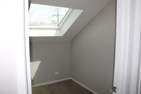 Photo of property in 2/31 Verbena Road, Birkdale, Auckland, 0626