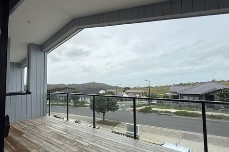 Photo of property in 13 Pacific Heights Road, Orewa, 0931