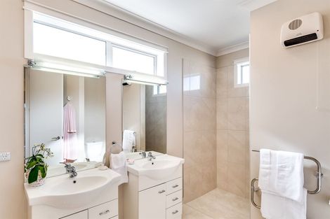 Photo of property in 3 Kapiti Drive, Poraiti, Napier, 4112