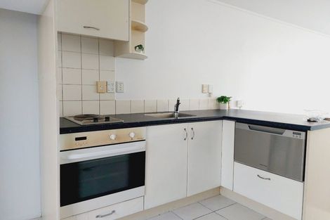 Photo of property in 2a/20 Ian Marwick Place, Birkenhead, Auckland, 0626