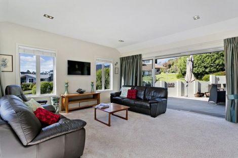 Photo of property in 18 Botanical Heights Drive, Waipahihi, Taupo, 3330