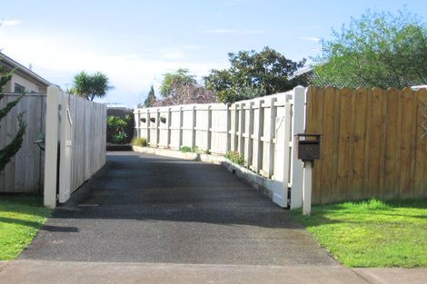 Photo of property in 3 Newry Close, East Tamaki Heights, Auckland, 2016